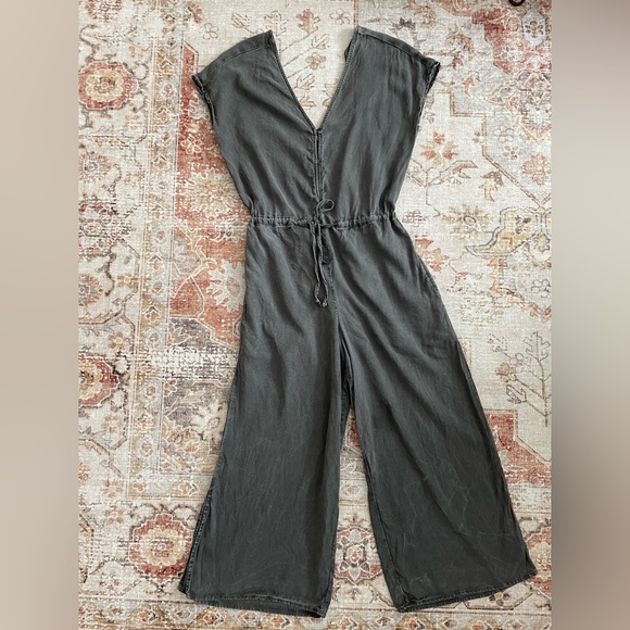 Cloth & Stone sleeveless wide leg jumpsuit romper - Picture 2 of 8
